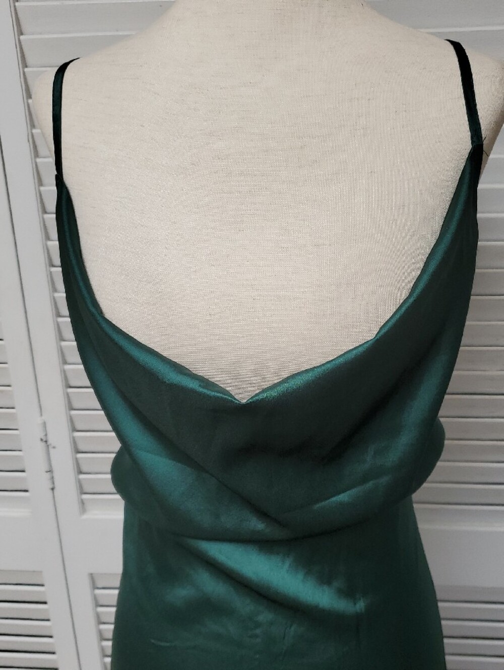 PrettyLittleThing Satin Cowl Midi Dress in Emerald - Picture 5 of 11